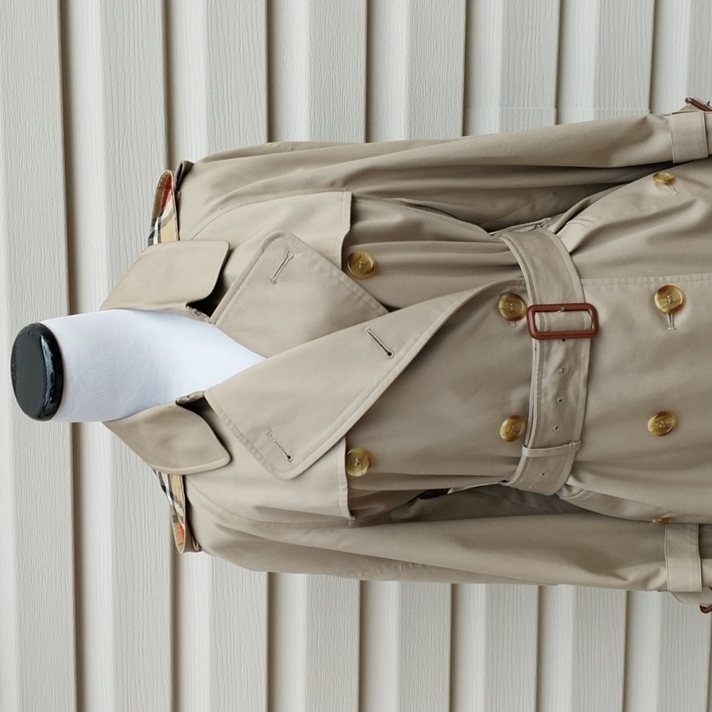 BURBERRY CHECK LINED CLASSIC TRENCH COAT WITH DETACHABLE HOOD - Picture 3 of 16